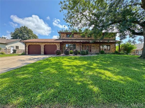 118 Jefferson Drive, Waterloo, IL 62298