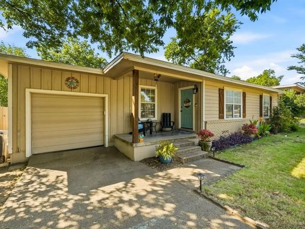 1305 S Lamar Street, Weatherford, TX 76086