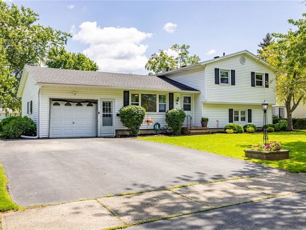 14 Debby Lane , Rochester, NY 14606