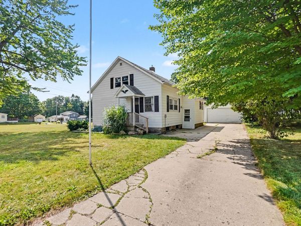816 State Street, Fremont, MI 49412