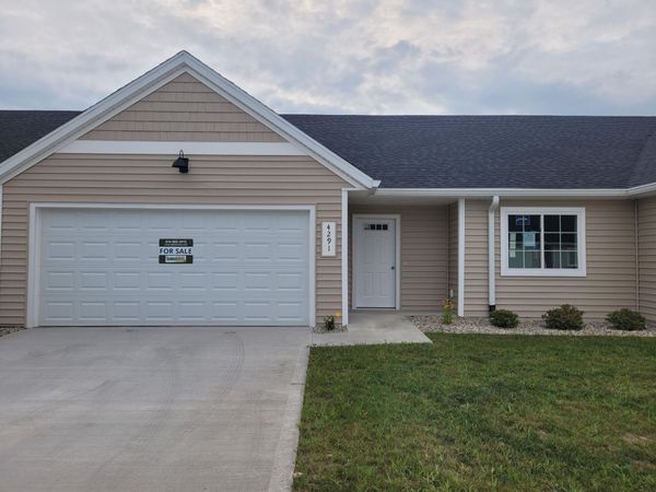 4291 Highpoint Drive, Unit 106, Wayland, MI 49348