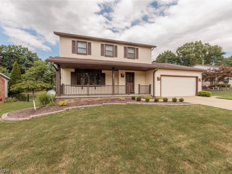 3880 Clearwater Drive, Parma, OH 44134 Photo 2