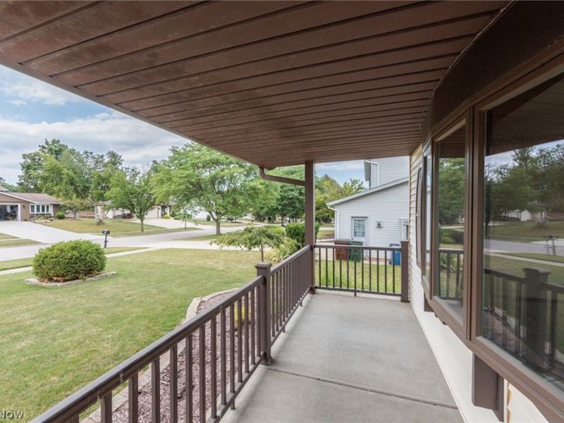 3880 Clearwater Drive, Parma, OH 44134 Photo 3