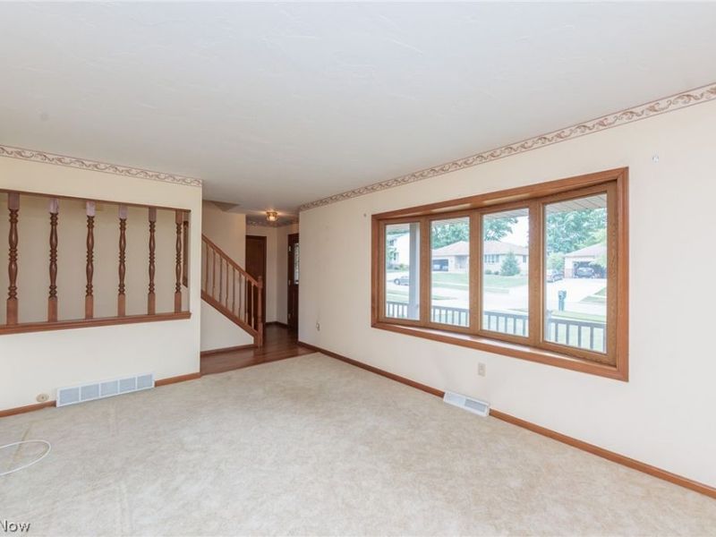 3880 Clearwater Drive, Parma, OH 44134 Photo 4