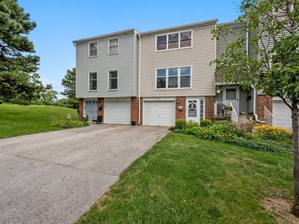 1015 Denham Place , Schaumburg, IL 60194