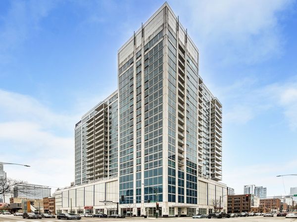 757 N Orleans Street , Unit 1704, Chicago, IL 60654