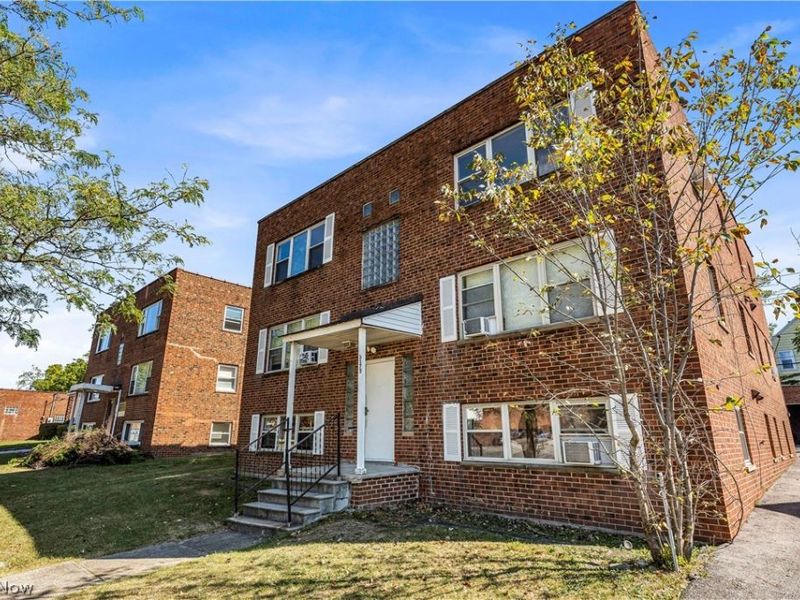 5175 Warrensville Center Road, Unit 5, Maple Heights, OH 44137 Photo 2