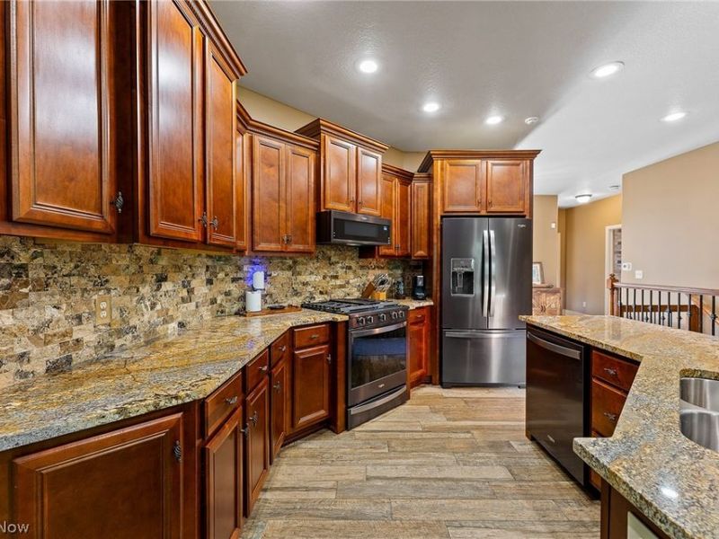 4650 Championship Court, Canfield, OH 44406 Photo 6
