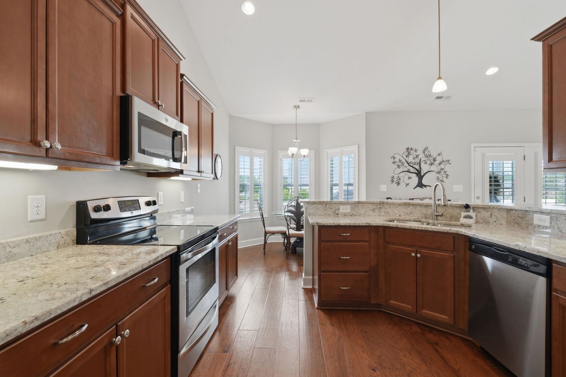 4101 Ridgewood Dr. Photo 22