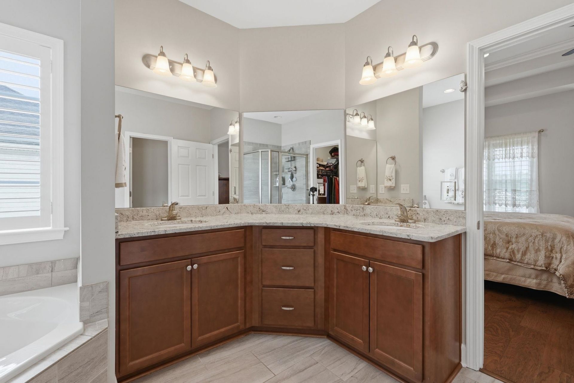 4101 Ridgewood Dr. Photo 29