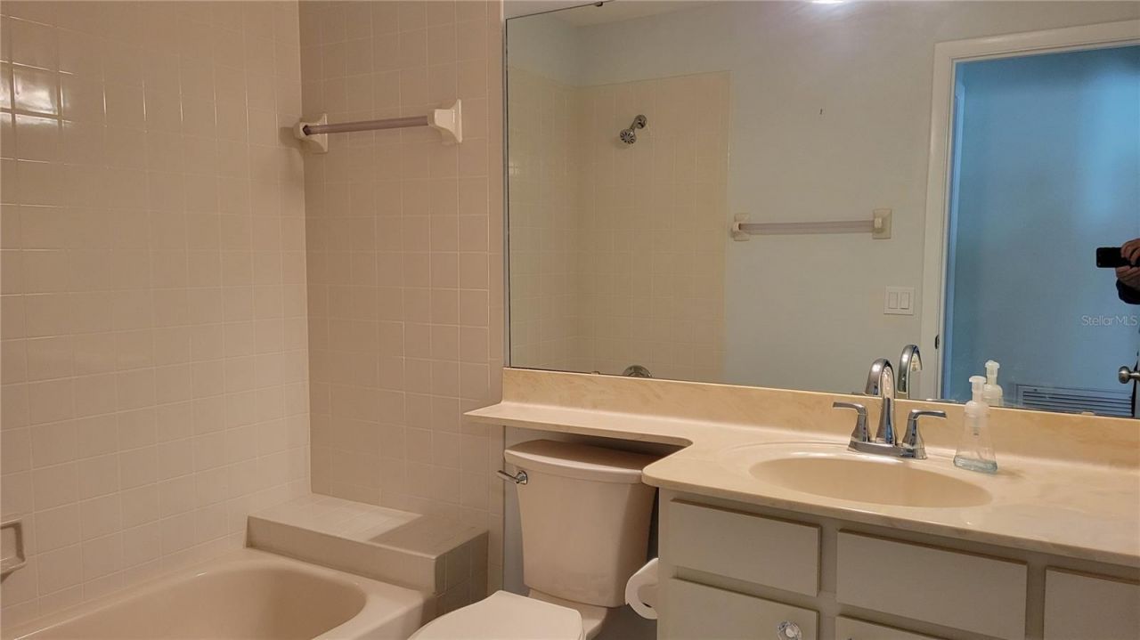 3520 57th Avenue Circle W, Unit 10, Bradenton, FL 34210 Photo