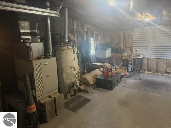 103 Visnaw Street, Houghton Lake, MI 48629