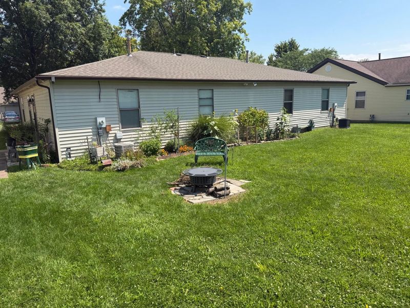2305 Deerfield Drive, Grove City, OH 43123 Photo 4