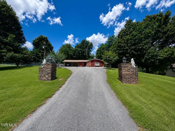 411 Lorie Valley Drive, Pennington Gap, VA 24277