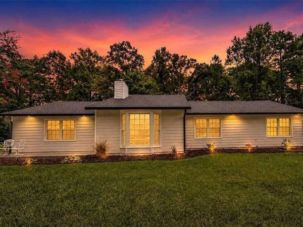 120 Creekwood Lane , Fayetteville, GA 30214