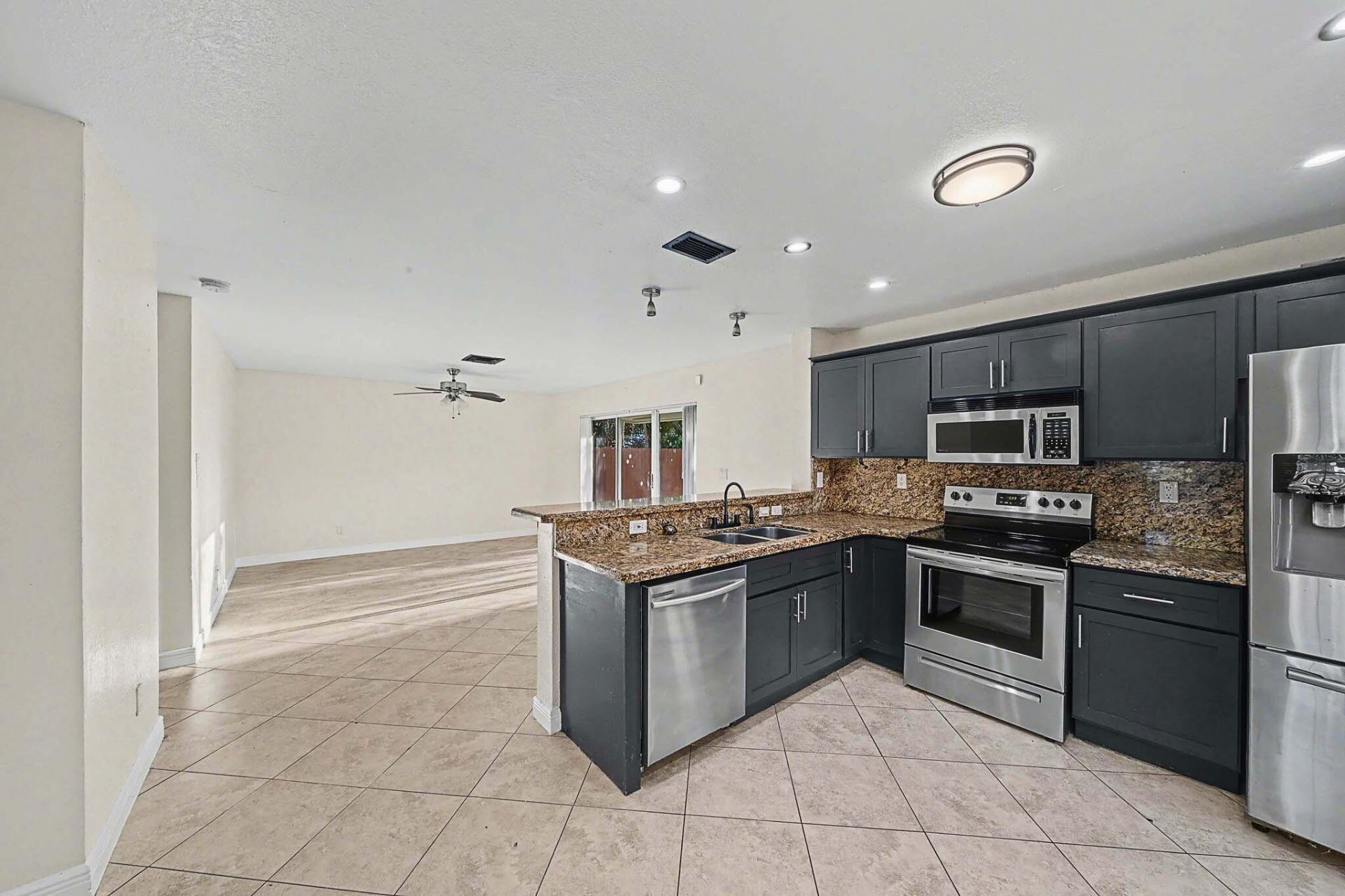 5789 Woodland Point Drive, Tamarac, FL 33319 Photo