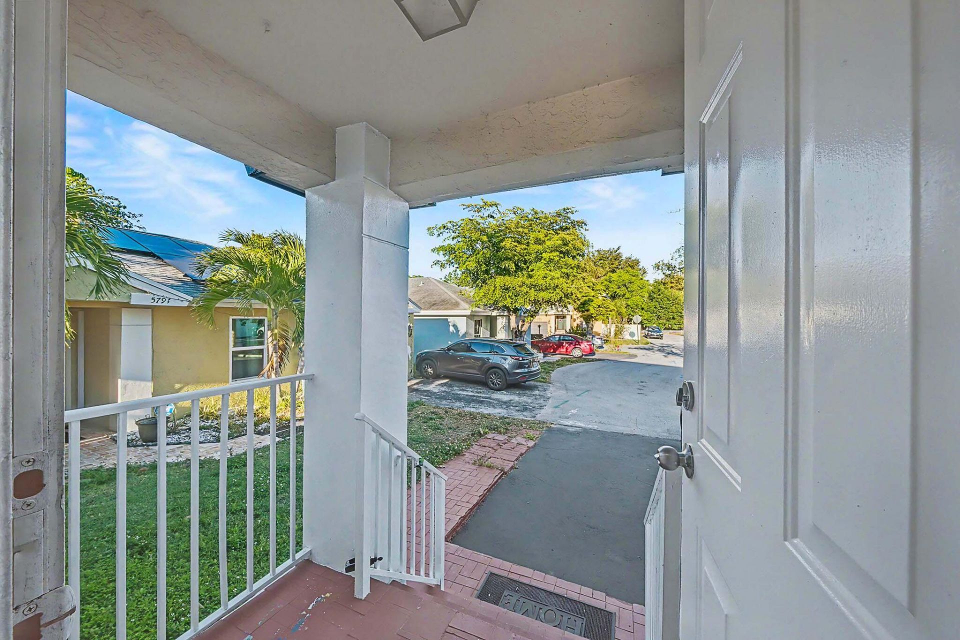 5789 Woodland Point Drive, Tamarac, FL 33319 Photo