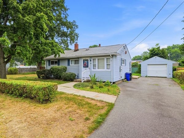 23 Steuben St, Springfield, MA 01151