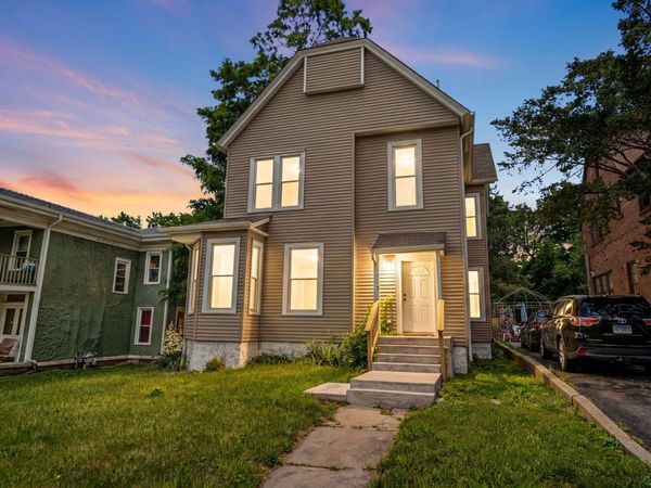 712 N Court Street , Rockford, IL 61103
