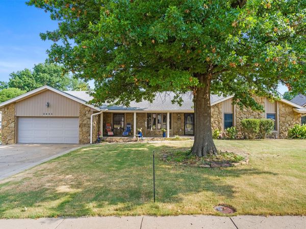 2632 Williamsburg Street , Bartlesville, OK 74006