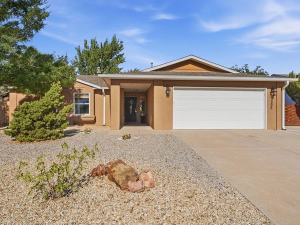 2505 Twin Buttes Drive NE, Rio Rancho, NM 87144