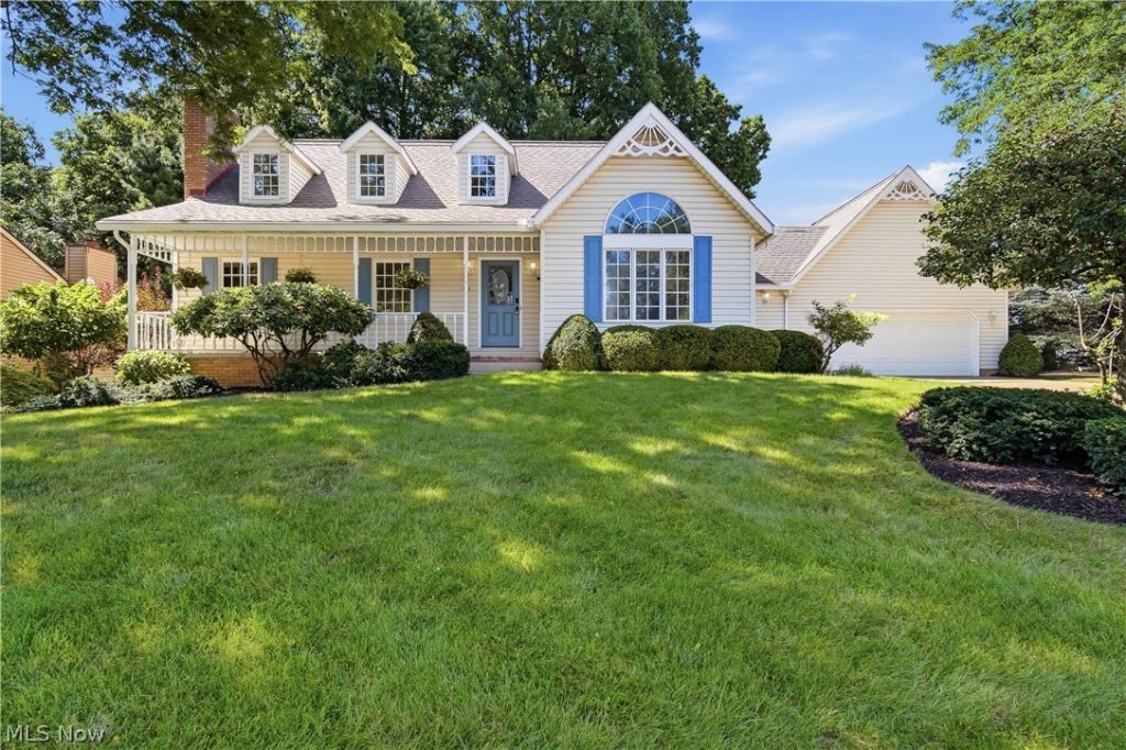 992 Liberty Lane Nw, North Canton, OH 44720 Main Photo