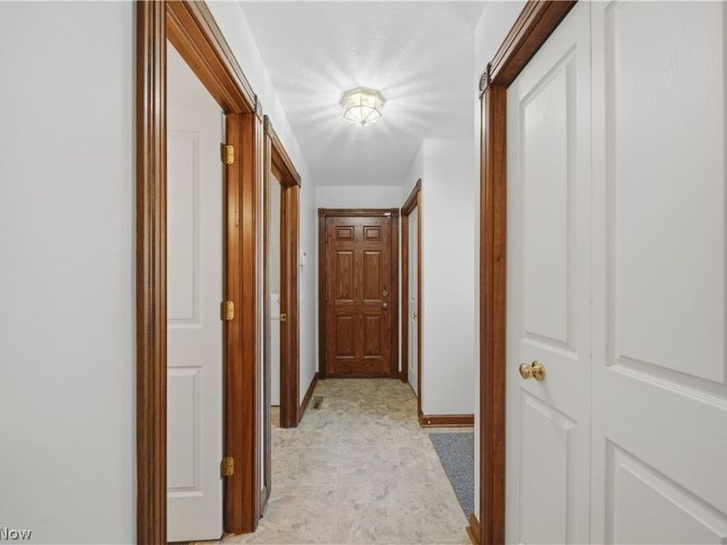 992 Liberty Lane NW, North Canton, OH 44720 Photo 13