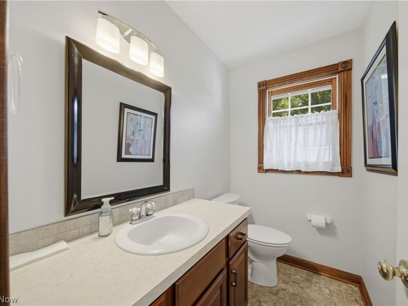 992 Liberty Lane NW, North Canton, OH 44720 Photo 14