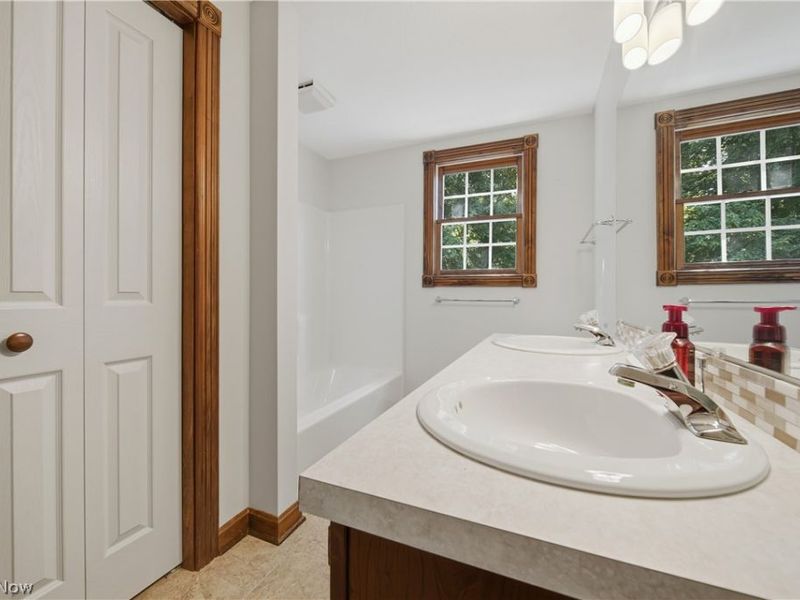 992 Liberty Lane NW, North Canton, OH 44720 Photo 27