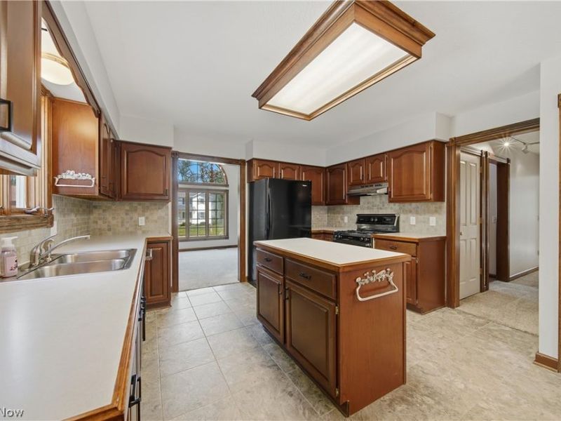 992 Liberty Lane NW, North Canton, OH 44720 Photo 5