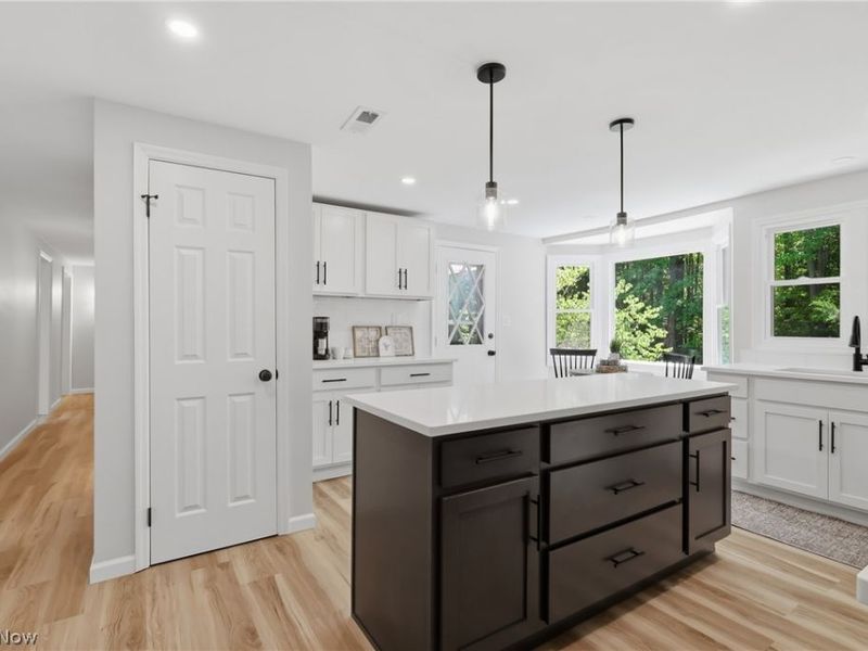 7090 Euclid Chardon Road, Kirtland, OH 44094 Photo 11