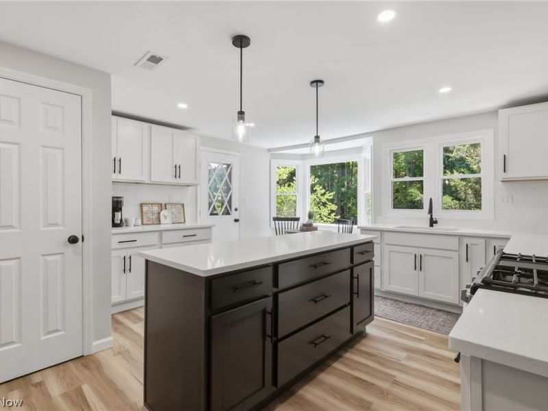7090 Euclid Chardon Road, Kirtland, OH 44094 Photo 7