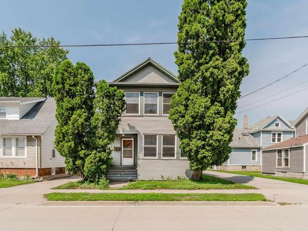 687 CENTRAL STREET, Oshkosh, WI 54901