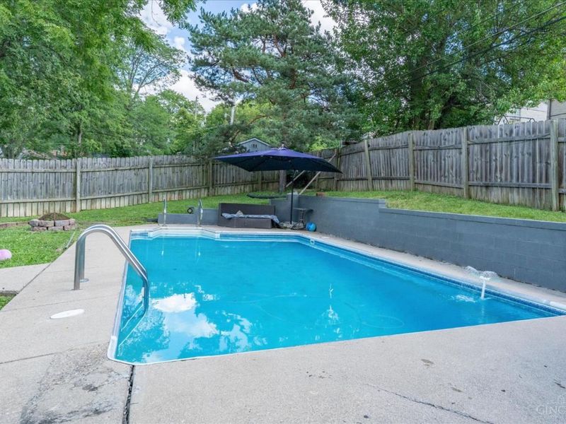 6117 Teagarden Cir, Miami Twp, OH 45449 Photo 5