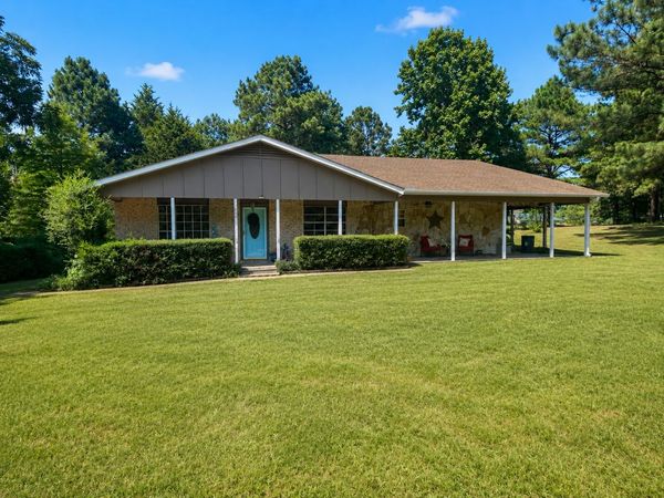 602 NE I Street, Antlers, OK 74523