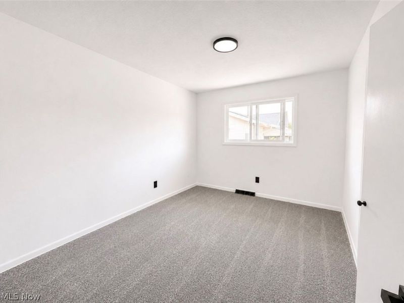 24071 Russell Avenue, Euclid, OH 44123 Photo 11