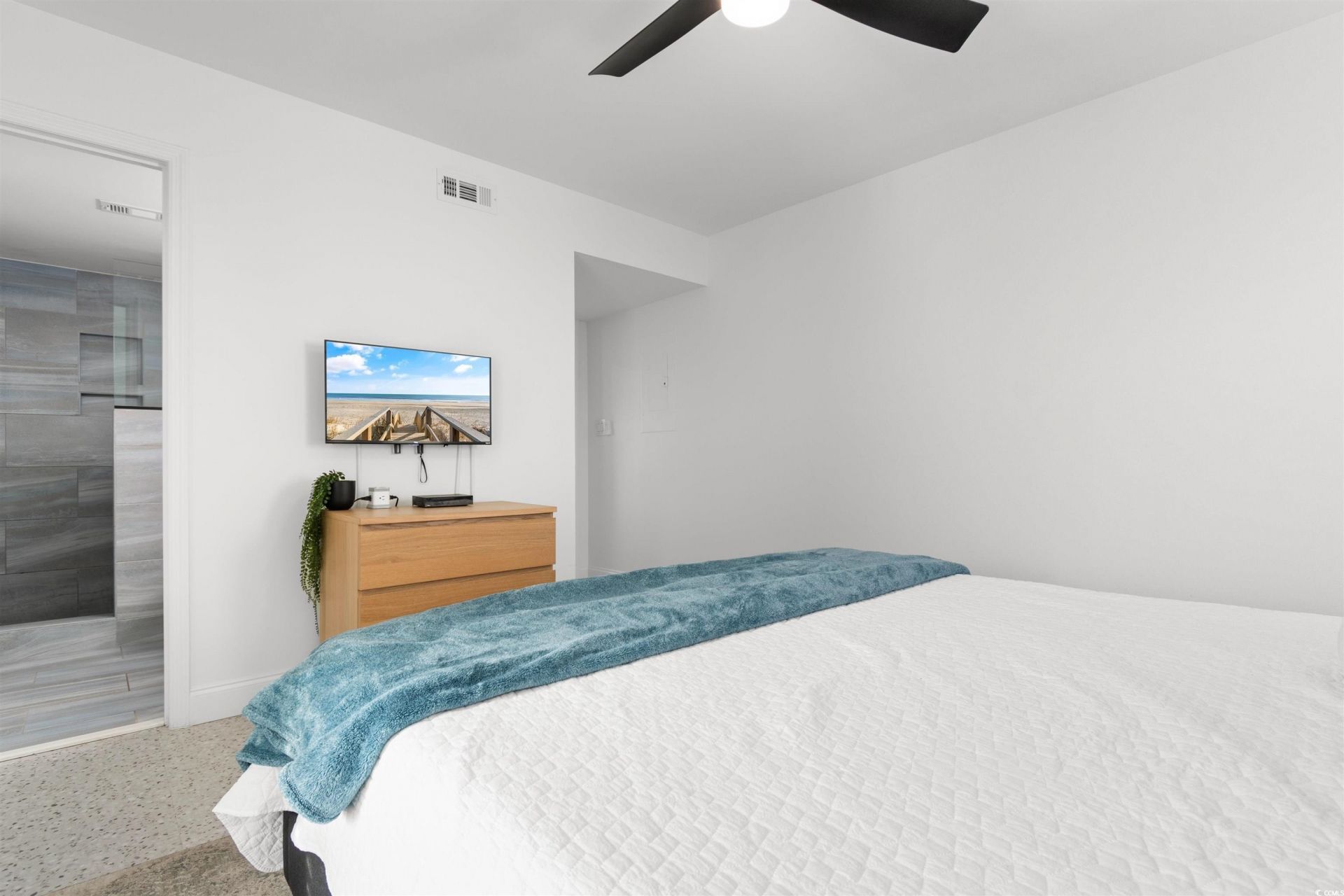 1500 Cenith Dr. Photo 16
