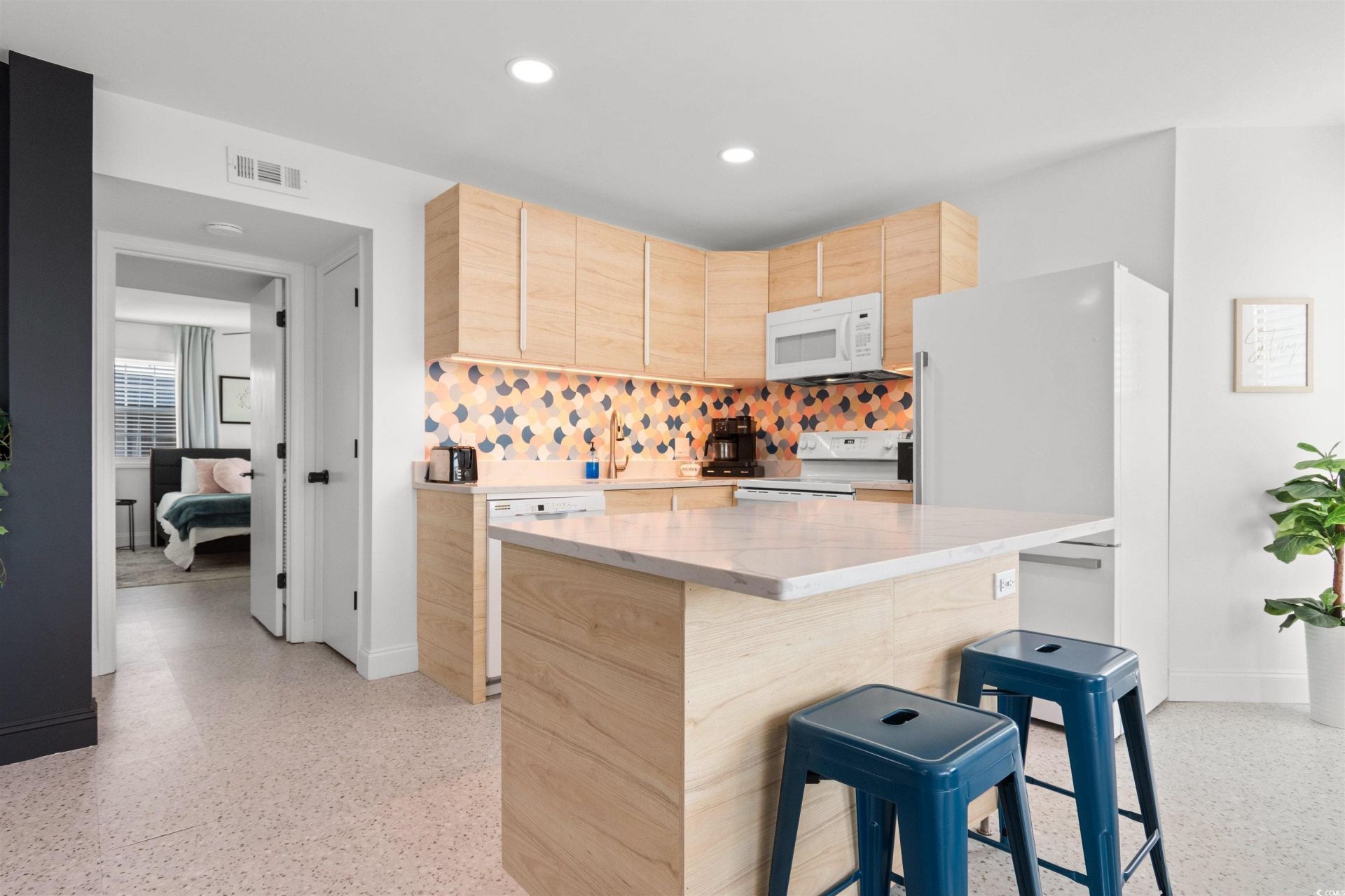 1500 Cenith Dr. Photo 6