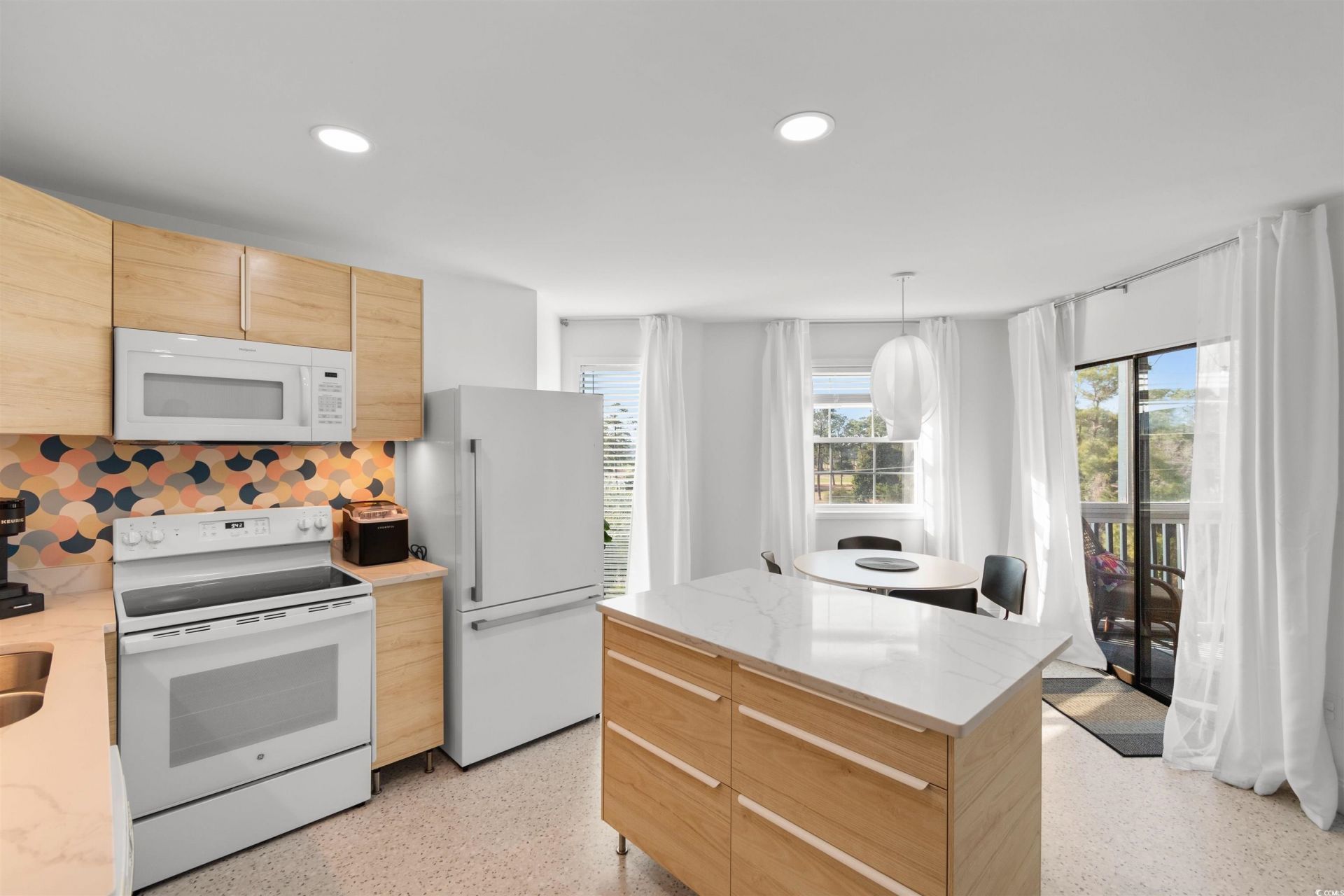 1500 Cenith Dr. Photo 8