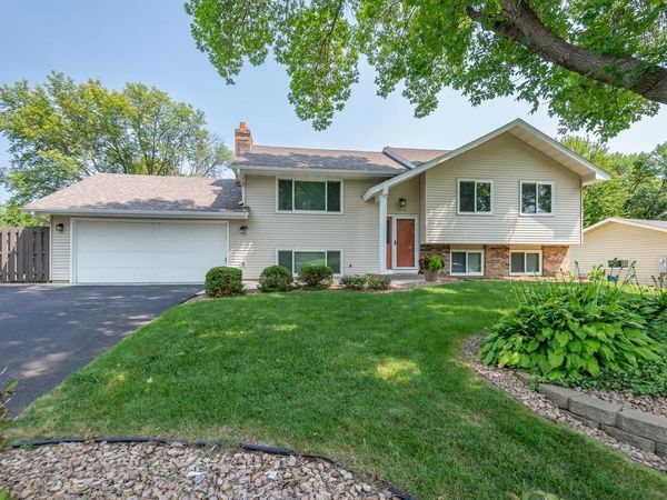 7926 Chesshire Lane N, Maple Grove, MN 55311