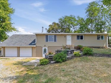 42122 ROSEWOOD Road, AVOCA, IA 51521