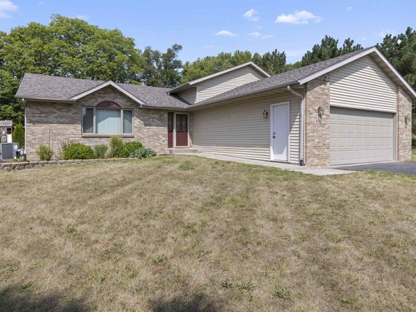 6541 Erin Way, ROSCOE, IL 61073