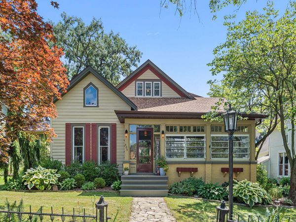 406 Lafayette Street , Valparaiso, IN 46383