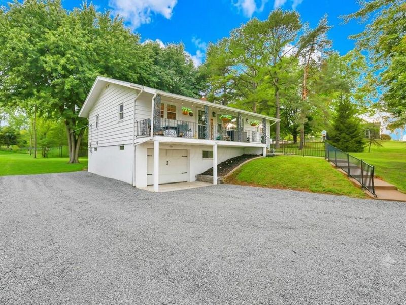 901 Coonpath Road NW, Lancaster, OH 43130 Photo 1