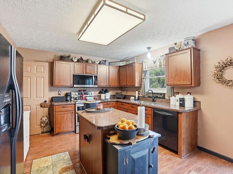 9000 Marchbank Lane , Lewis Center, OH 43035 Photo 8
