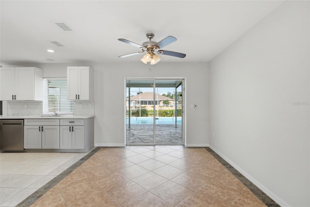 524 SE 8th Place, Cape Coral, FL 33990 Photo