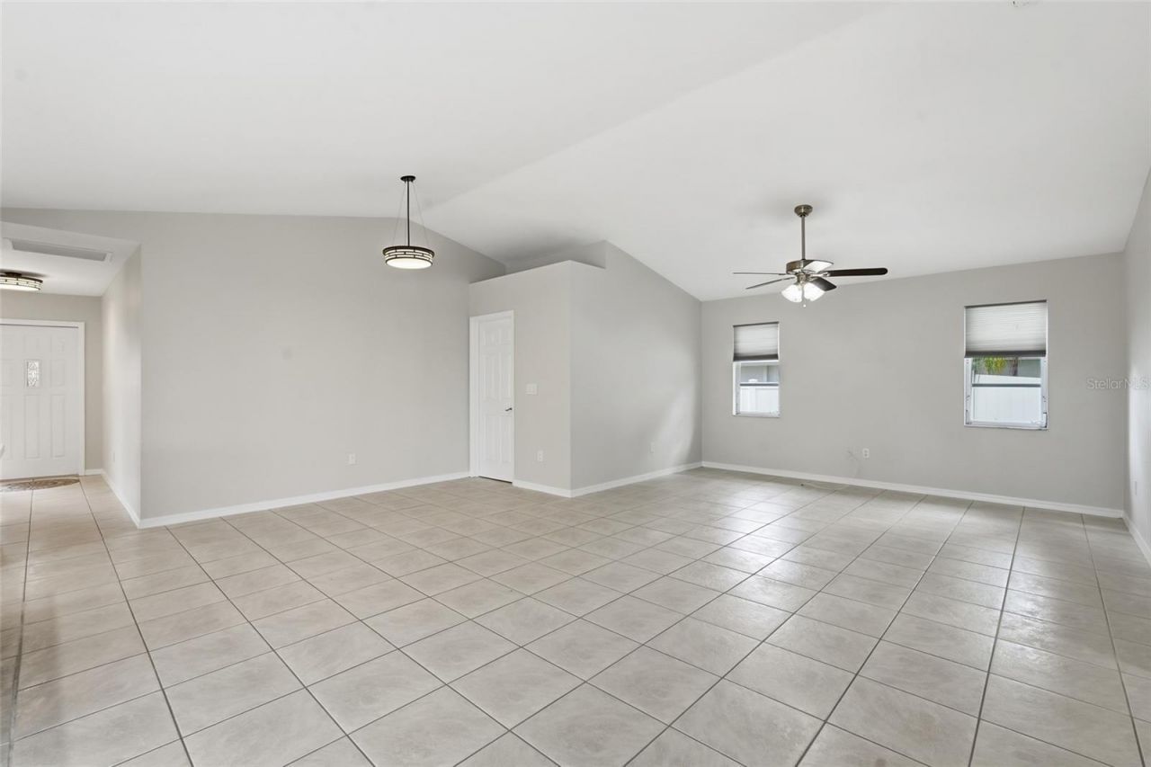 524 SE 8th Place, Cape Coral, FL 33990 Photo
