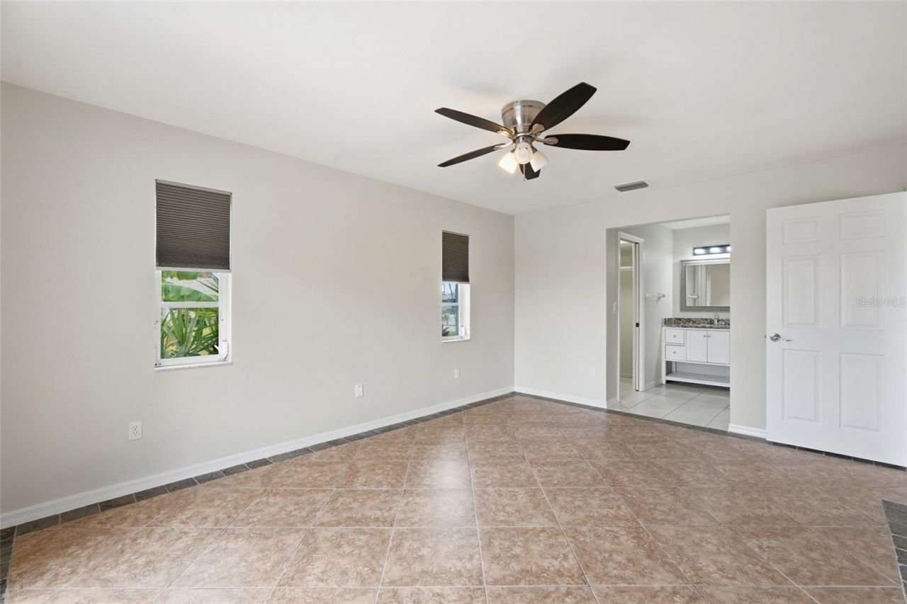 524 SE 8th Place, Cape Coral, FL 33990 Photo