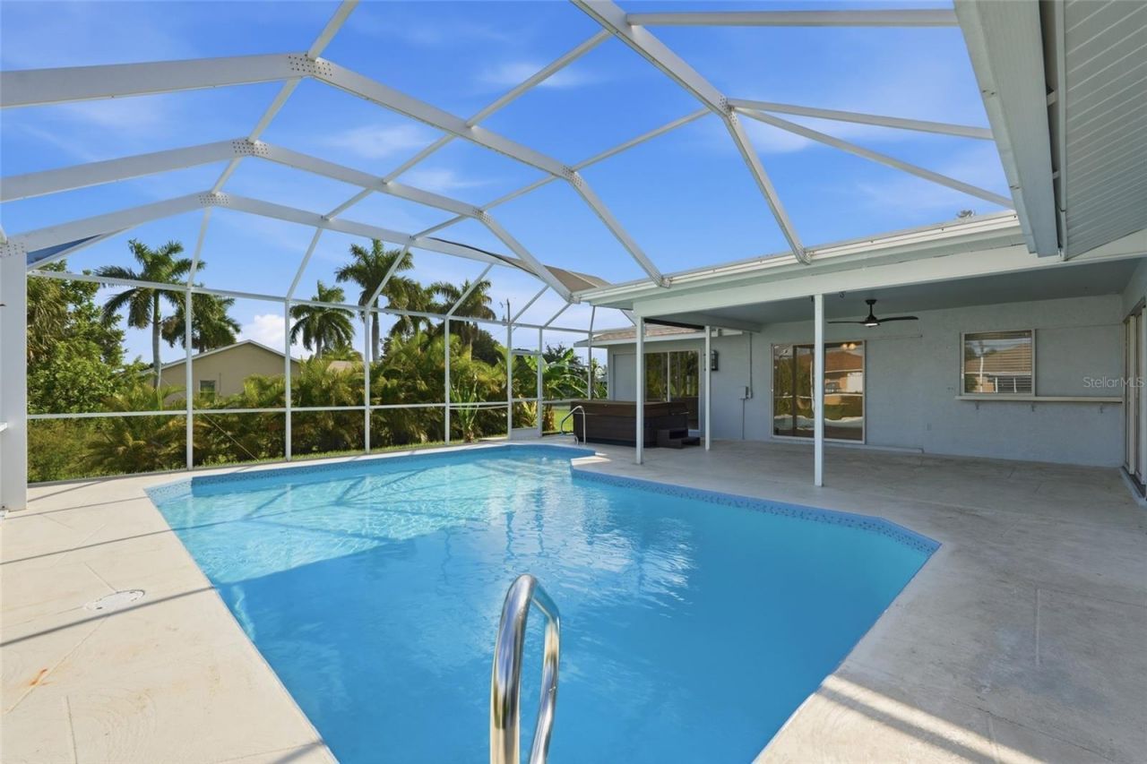 524 SE 8th Place, Cape Coral, FL 33990 Photo