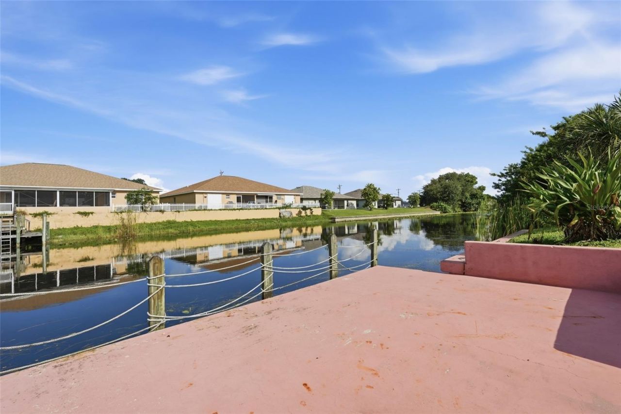 524 SE 8th Place, Cape Coral, FL 33990 Photo